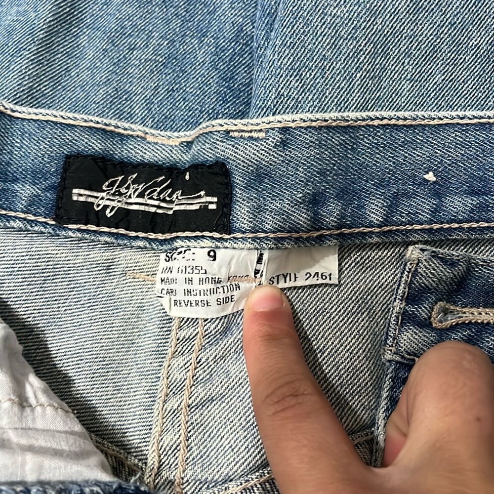Medium washed navy; Brand: J.Jordan; Size:9